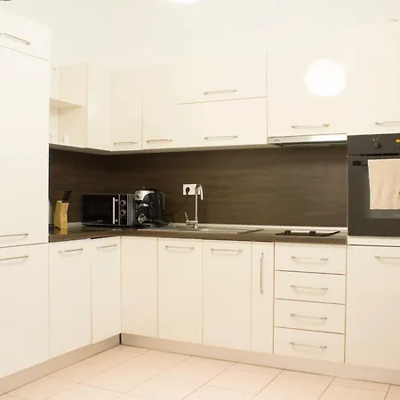 Apartamento Luxury Near Ndk And Viotosha Blvd Sofía