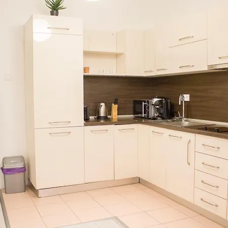 Luxury Near Ndk And Viotosha Blvd סופיה